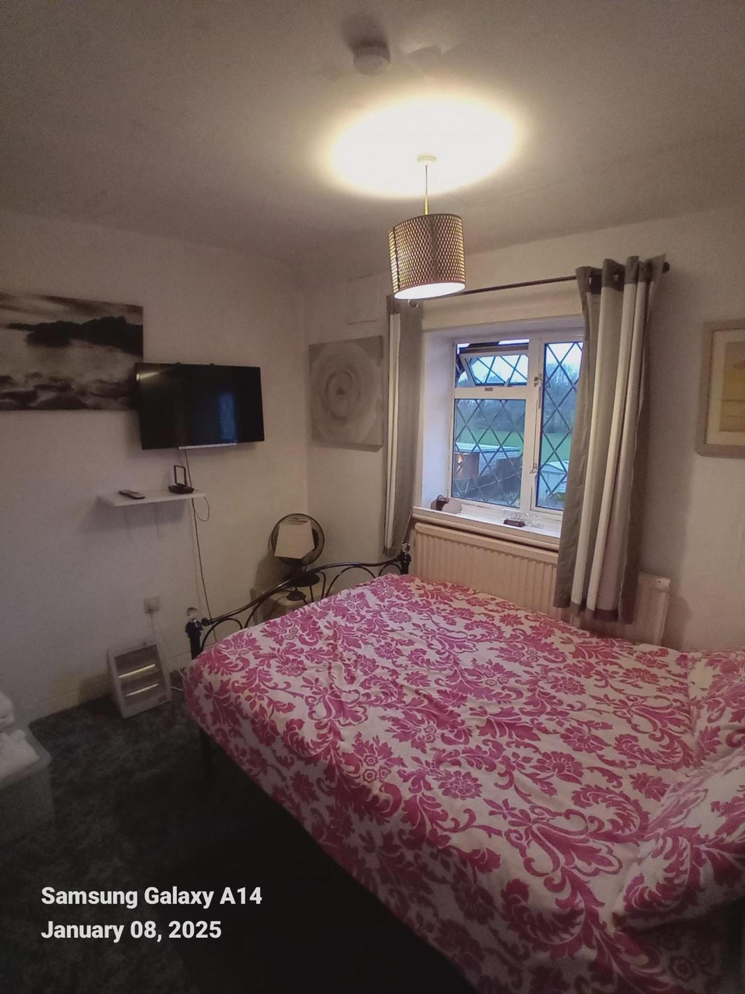 42 Churchbury Rd 1 Homestay Eltham