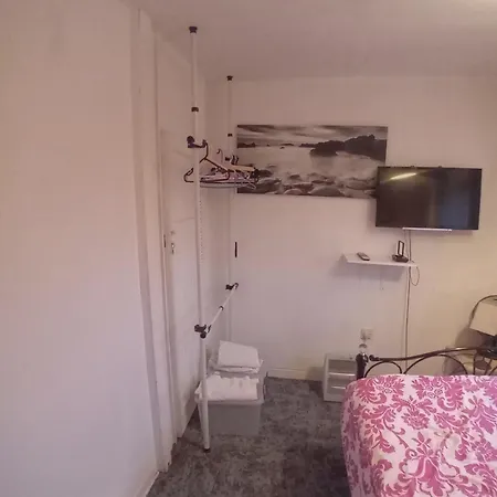 42 Churchbury Rd Room 1 Eltham Exterior photo